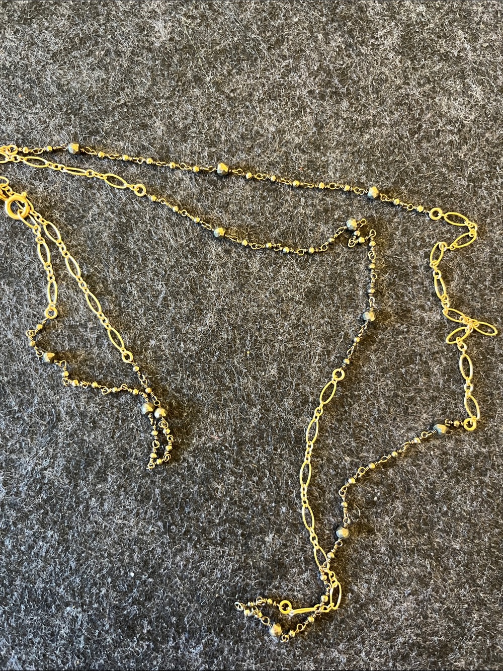 WAFFLES & HONEY LONG NECKLACE